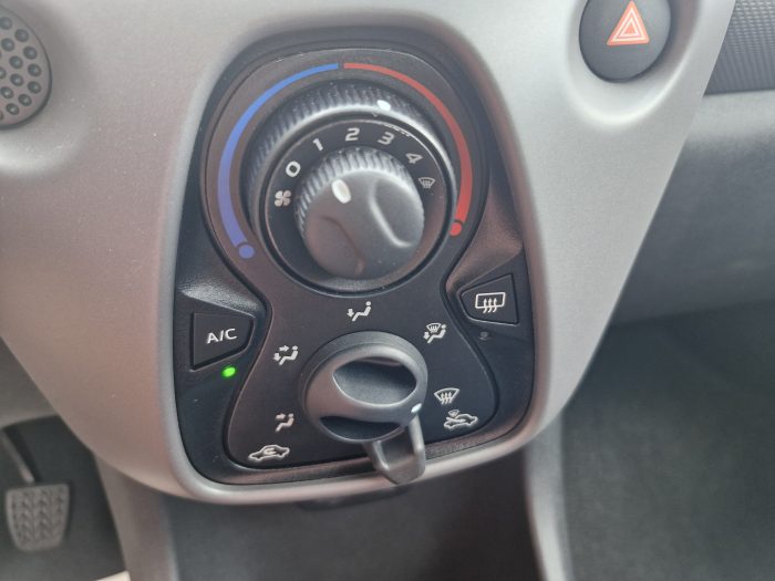Peugeot 108 1.0 VTI 72 ACTIVE - Image 14