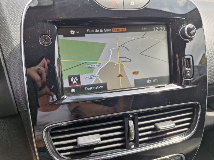 Renault CLIO IV 0.9 TCE 90 BUSINESS - Image 15