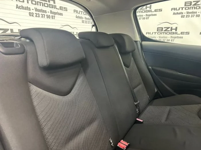 Peugeot 308 1.4 VTI 16V CONFORT 5P - Image 5