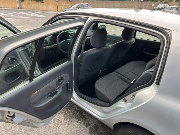 Renault Clio II - Image 5