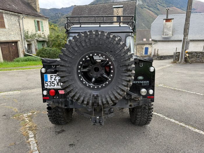 Land_Rover Defender - Image 3